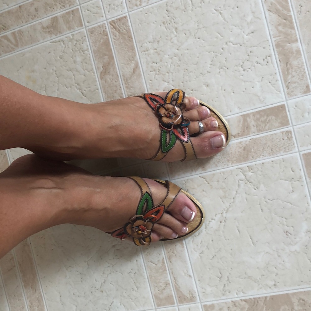 Shoes - Picture 2 of 5